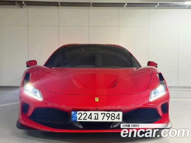 2022 Ferrari F8