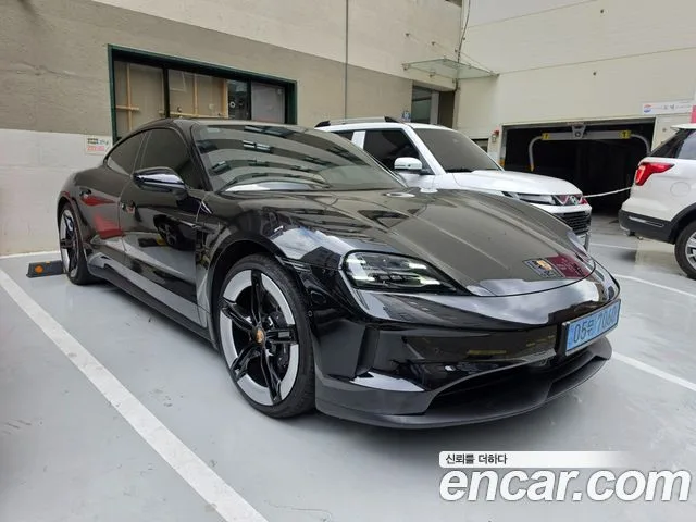 2025 Porsche Taycan