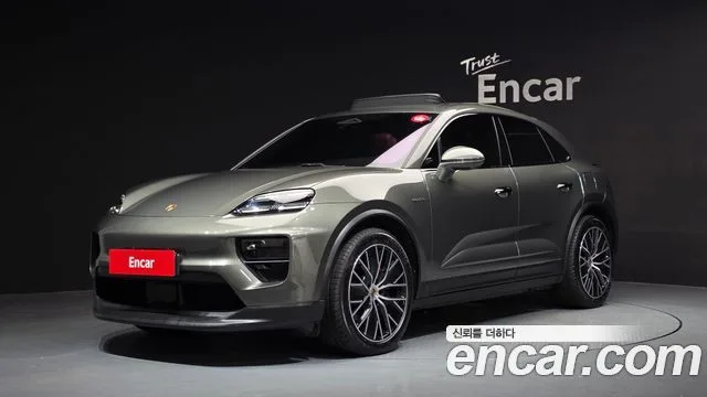 2025 Porsche Macan