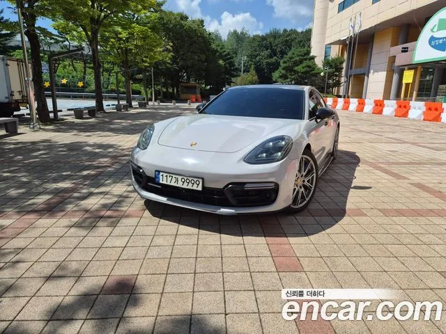 2019 Porsche Panamera