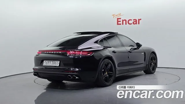 2019 Porsche Panamera