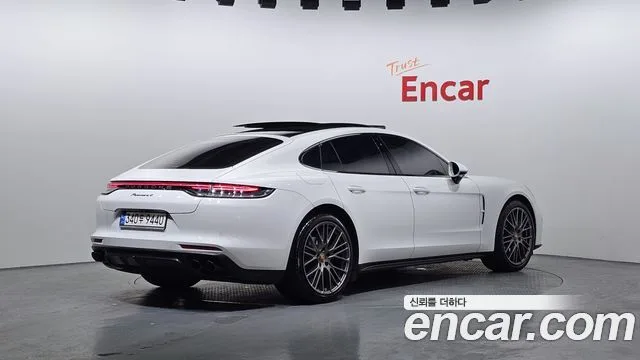 2023 Porsche Panamera, foto 2