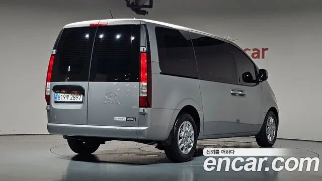 2025 Hyundai Staria