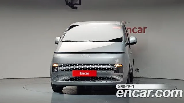 2025 Hyundai Staria, foto 2