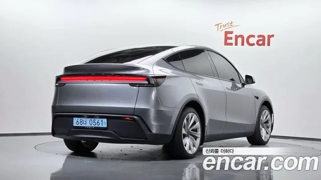 2025 Tesla Model Y