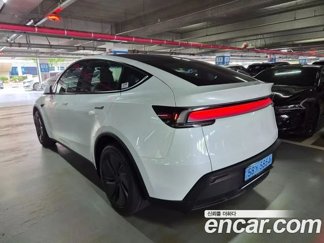 2026 Tesla Model Y, foto 2