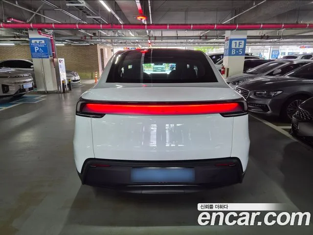 2026 Tesla Model Y, foto 4
