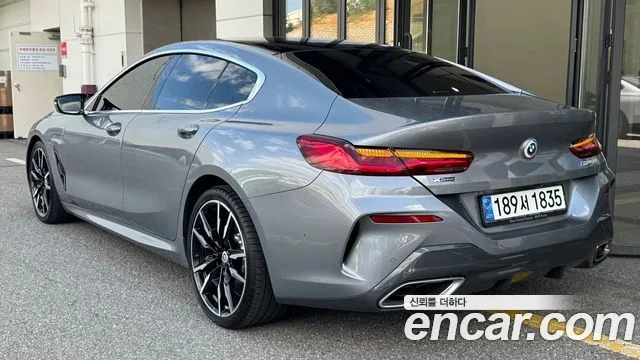 2023 BMW 8-Series, foto 2