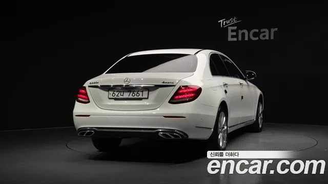 2017 Mercedes-Benz E-Class, foto 4