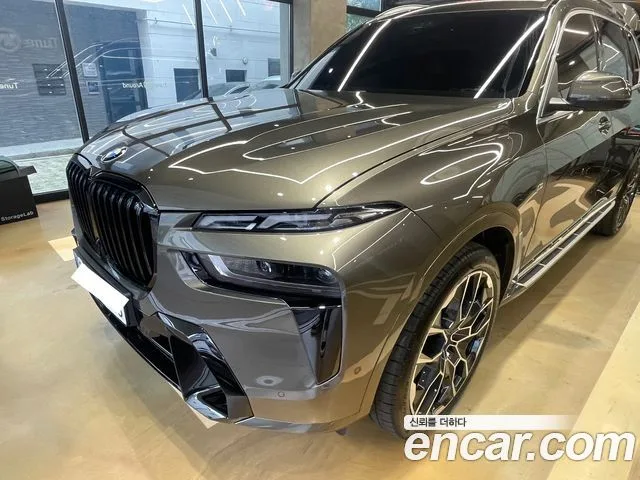 2025 BMW X7