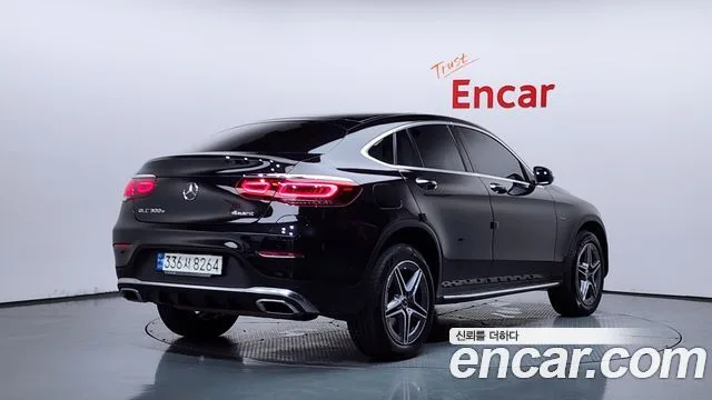 2021 Mercedes-Benz GLC-Class, foto 2