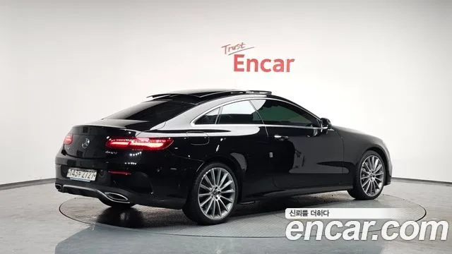 2020 Mercedes-Benz E-Class, foto 2
