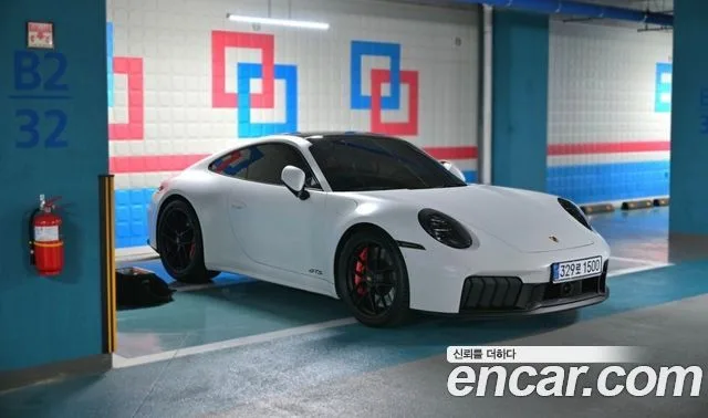 2025 Porsche 911
