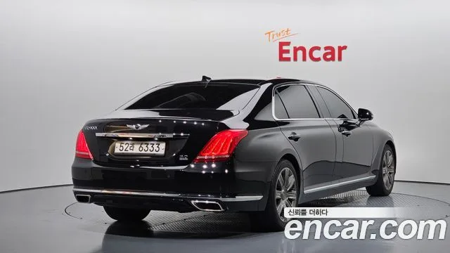 2018 Genesis EQ900