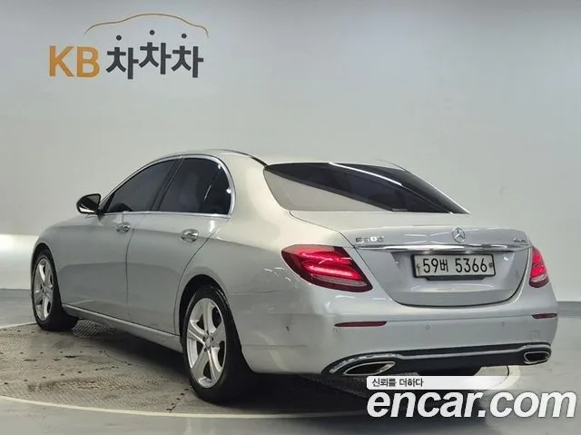 2017 Mercedes-Benz E-Class, foto 2