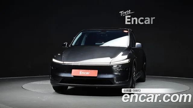 2025 Tesla Model Y, foto 3