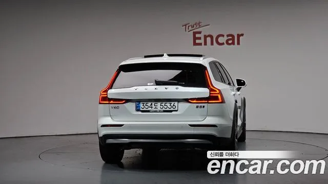 2025 Volvo V60, foto 3