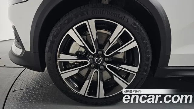 2025 Volvo V60, foto 4