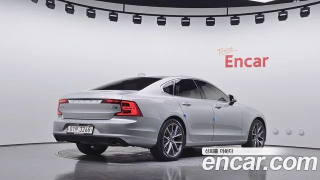 2017 Volvo S90, foto 2