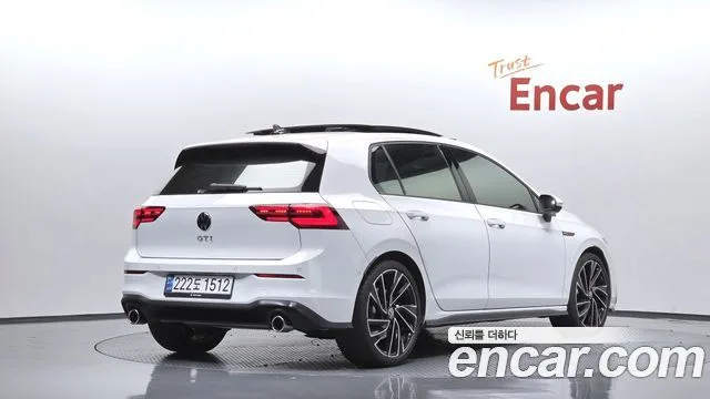2024 Volkswagen Golf, foto 2