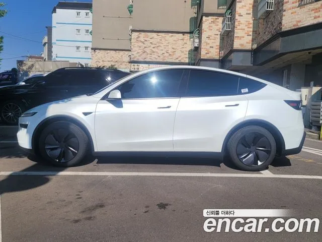 2026 Tesla Model Y, foto 3