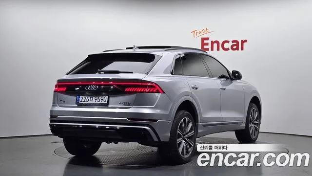 2021 Audi Q8