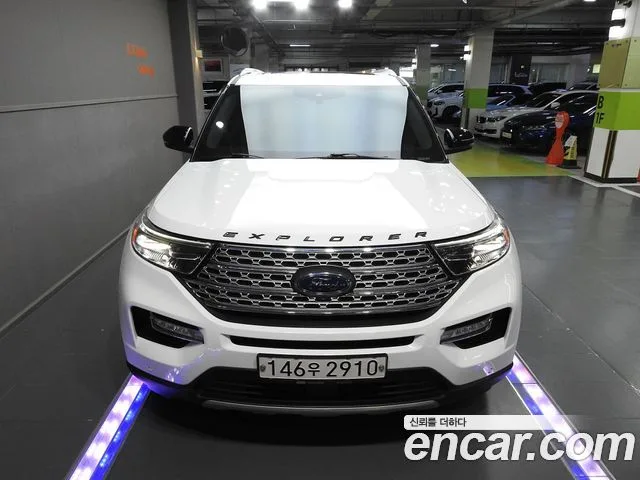 2020 Ford Explorer