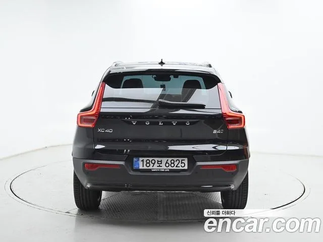 2026 Volvo XC40, foto 4