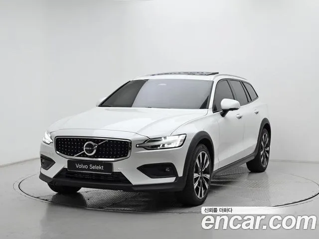 2025 Volvo V60