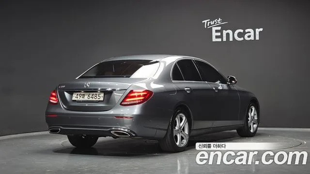 2017 Mercedes-Benz E-Class, foto 2