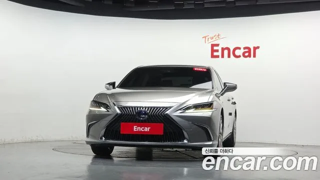 2019 Lexus ES, foto 2