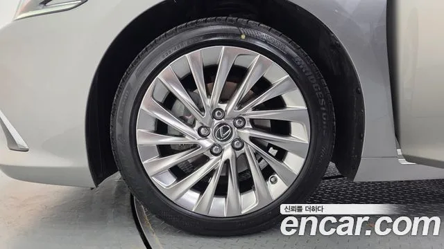 2019 Lexus ES, foto 4