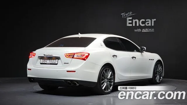 2017 Maserati Ghibli