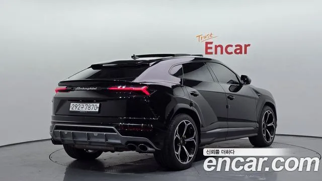2020 Lamborghini Urus