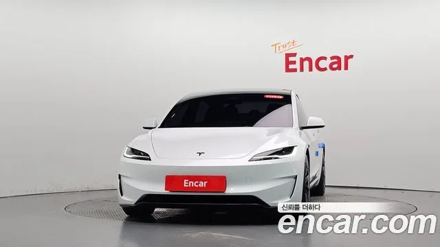 2026 Tesla Model 3, foto 2