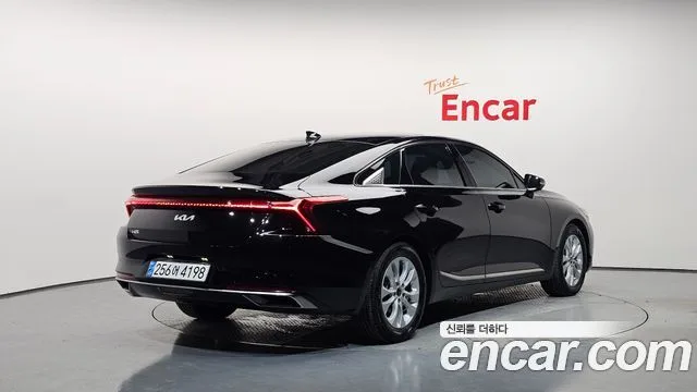 2022 Kia K8