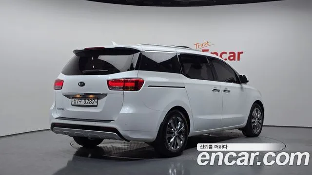 2016 Kia Carnival