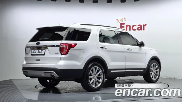 2016 Ford Explorer, foto 2