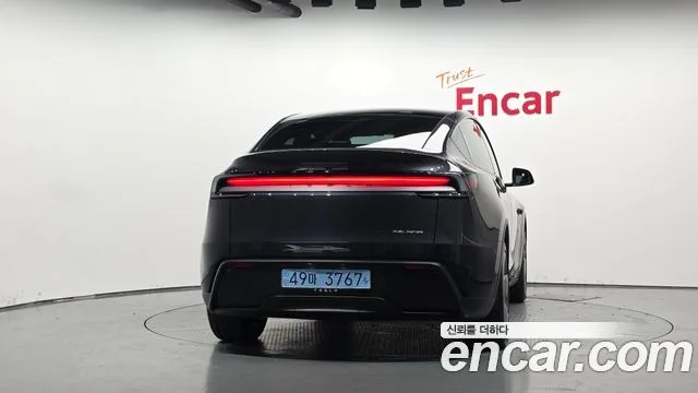 2026 Tesla Model Y, foto 3
