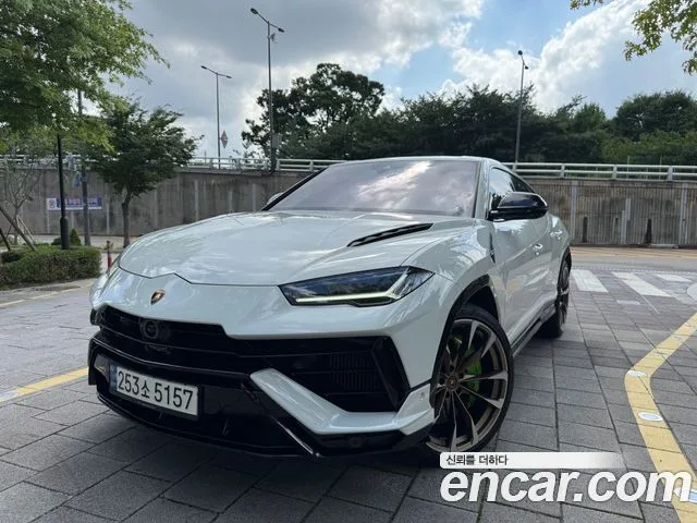 2023 Lamborghini Urus