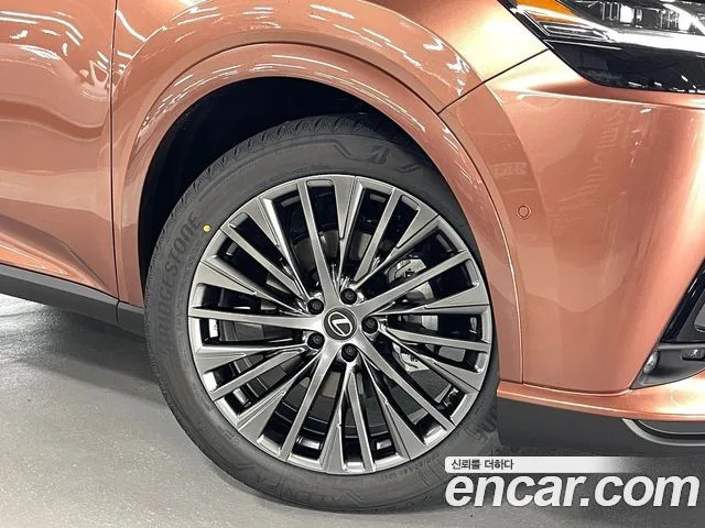 2026 Lexus RX, foto 4