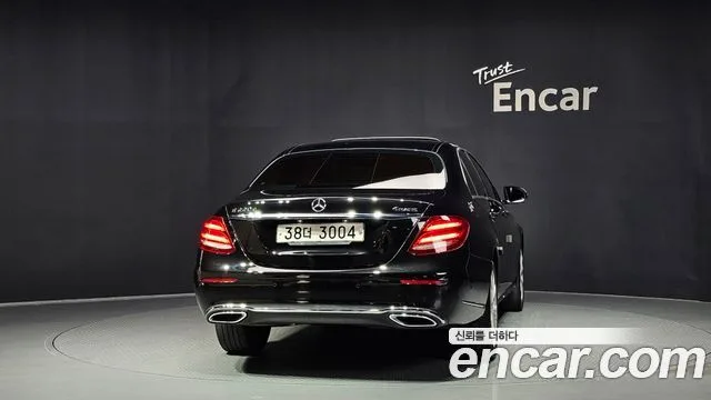 2017 Mercedes-Benz E-Class, foto 4