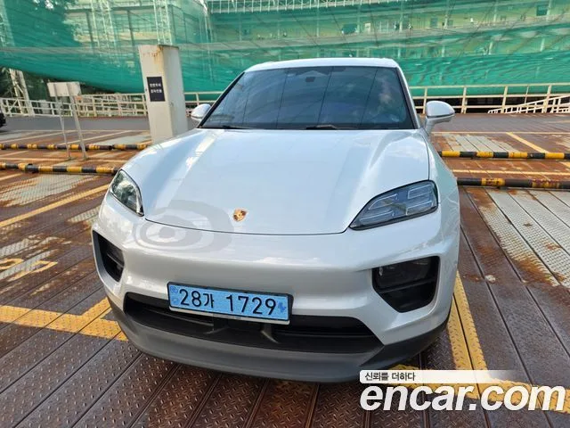 2026 Porsche Macan