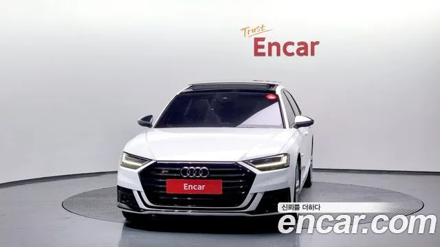 2020 Audi S8, foto 3