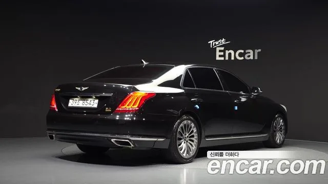 2018 Genesis EQ900