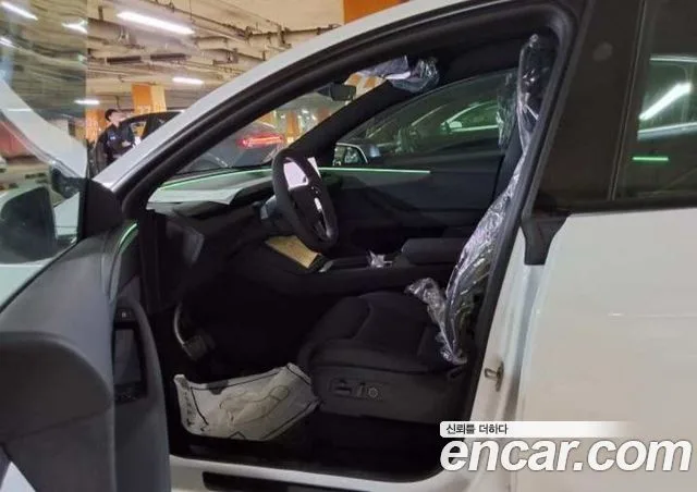 2026 Tesla Model Y, foto 4