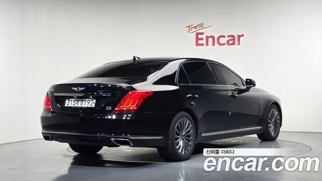 2016 Genesis EQ900