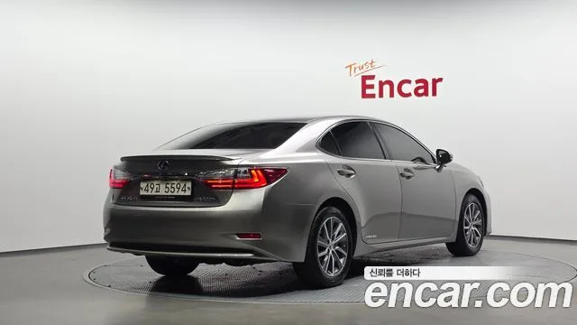 2017 Lexus ES, foto 2
