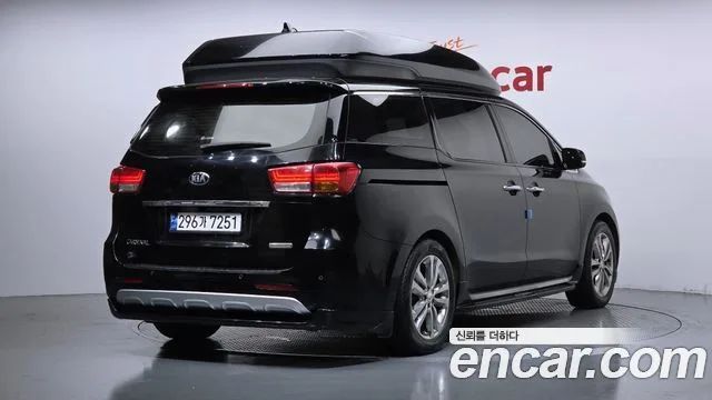 2016 Kia Carnival, foto 2