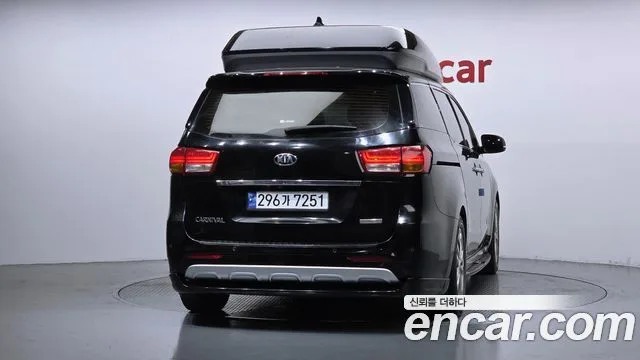2016 Kia Carnival, foto 4